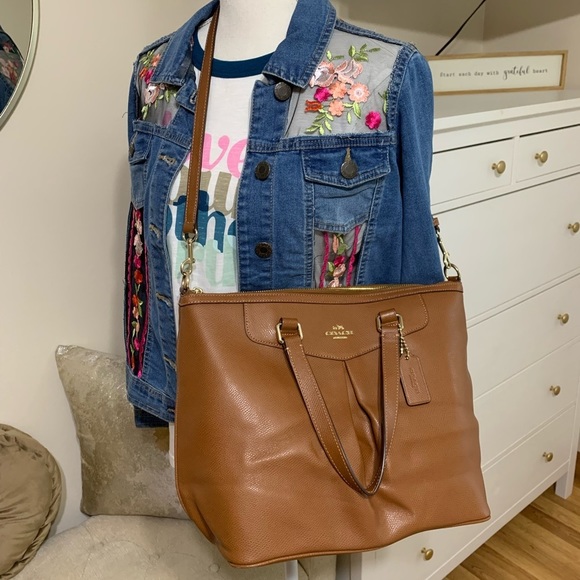 Coach leather cross body satchel. - Picture 2 of 13